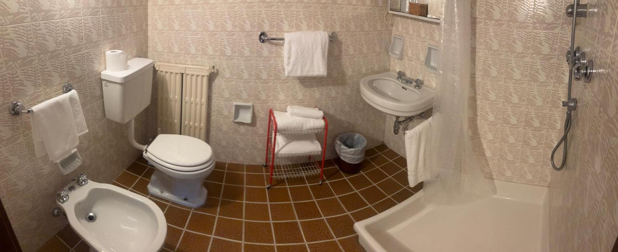 Casa Vacanza - Casa Del Padre Nascimbeni Torri Del Benaco Bagian luar foto